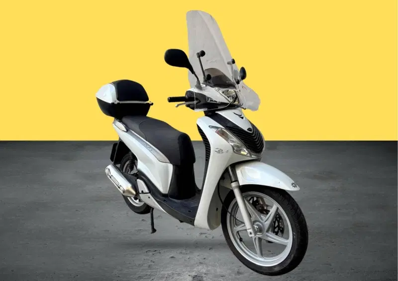 Honda SH 150i (2009 - 12) (2)
