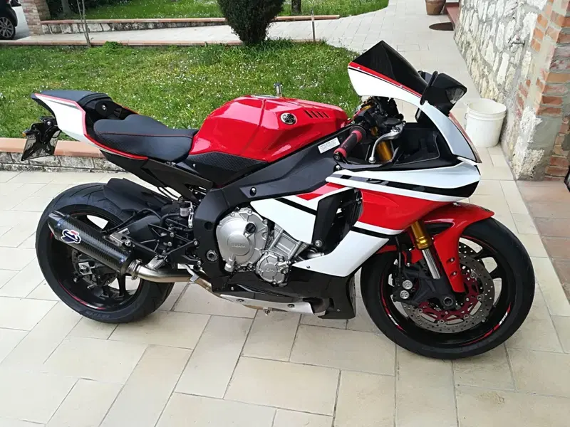 Yamaha YZF R1 (2015 - 16) (2)