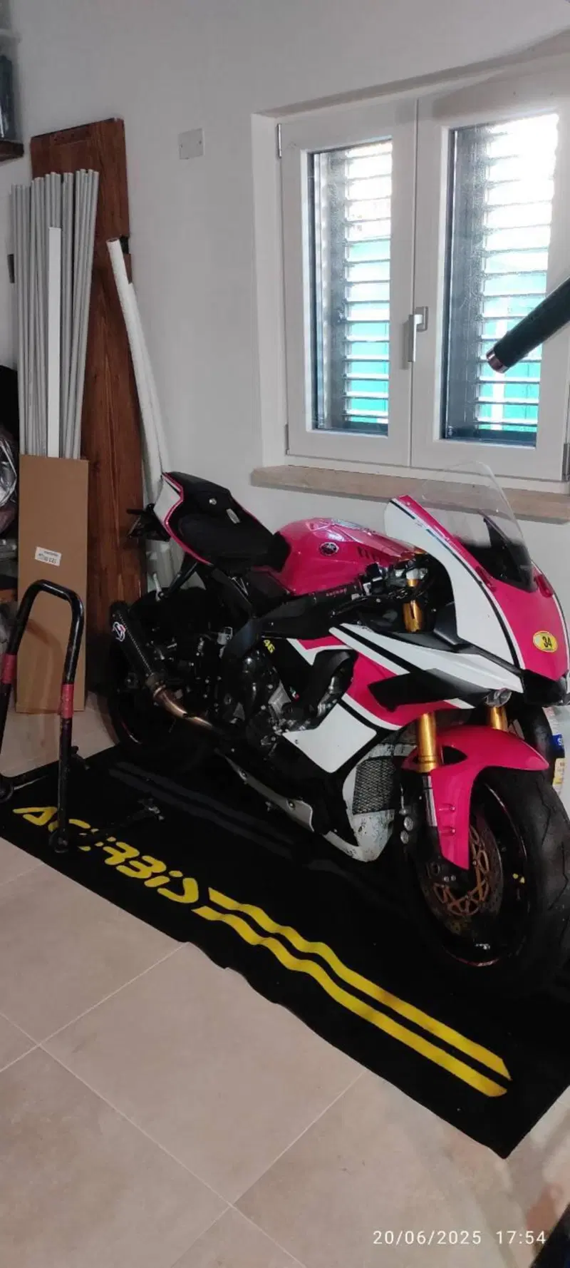 Yamaha YZF R1 (2015 - 16) (3)