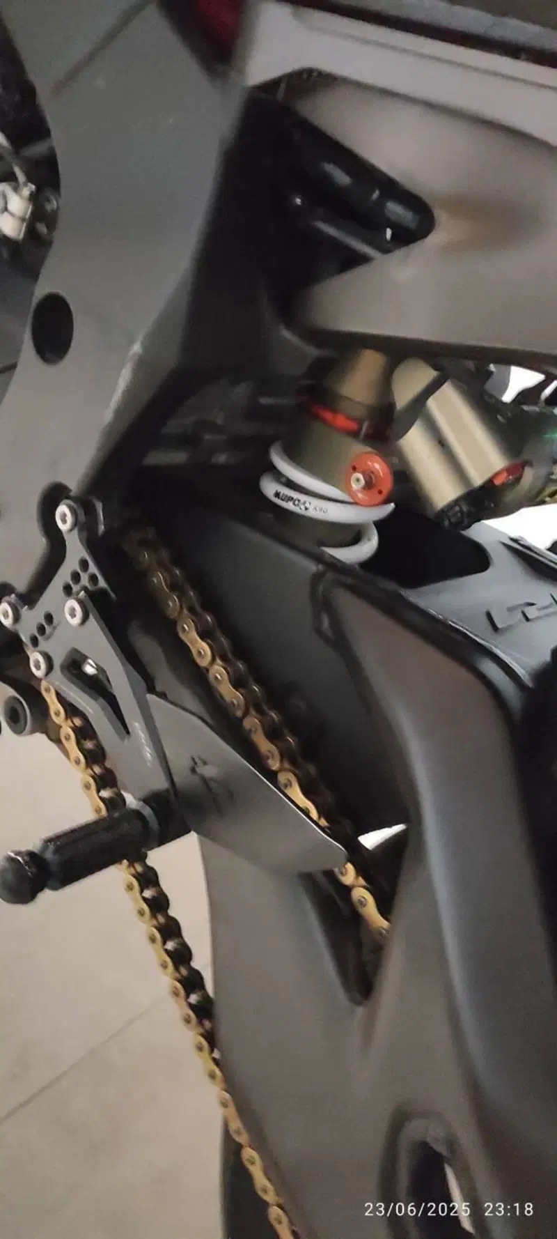 Yamaha YZF R1 (2015 - 16) (10)
