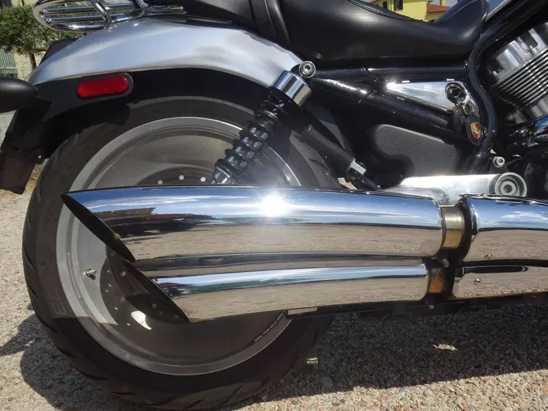 Harley-Davidson 1130 V-ROD (2002 - 05) - VRSCB (10)