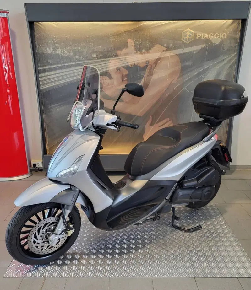 Piaggio Beverly 300 S i.e. ABS-ASR (2016 - 20) (2)