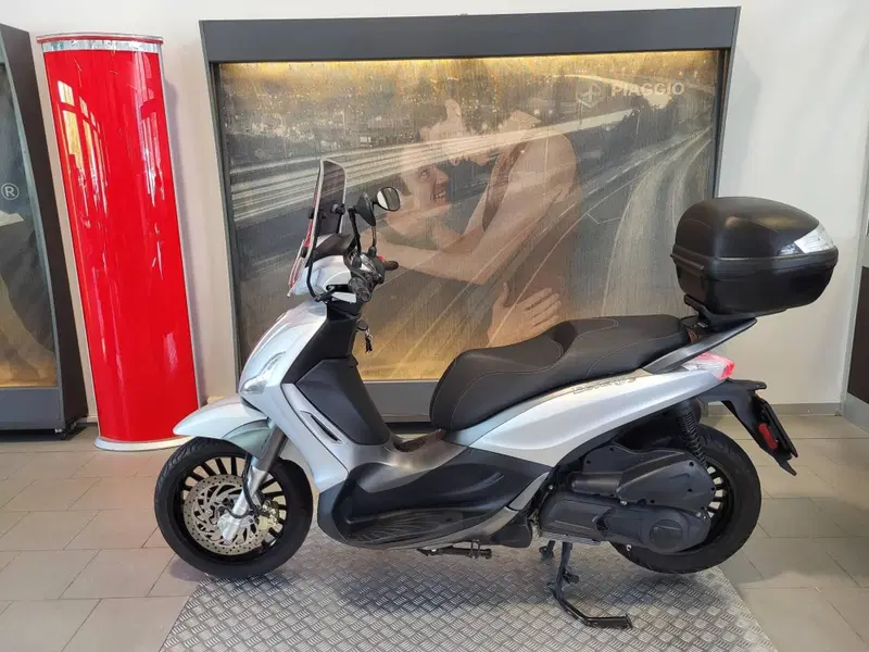 Piaggio Beverly 300 S i.e. ABS-ASR (2016 - 20) (4)