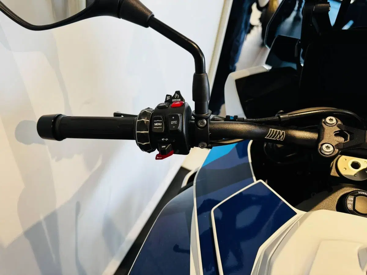 Bmw M 1000 XR (2024 - 27) (10)