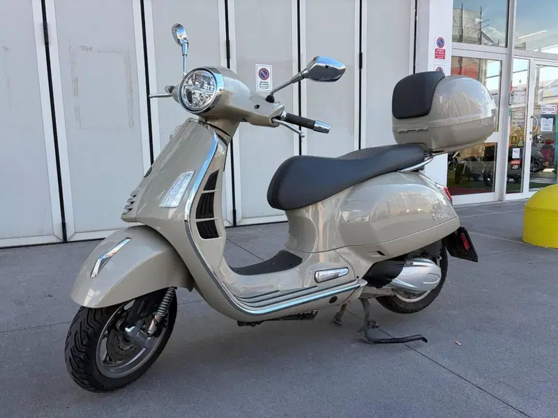 Vespa GTS 300 (2023 - 24) (3)