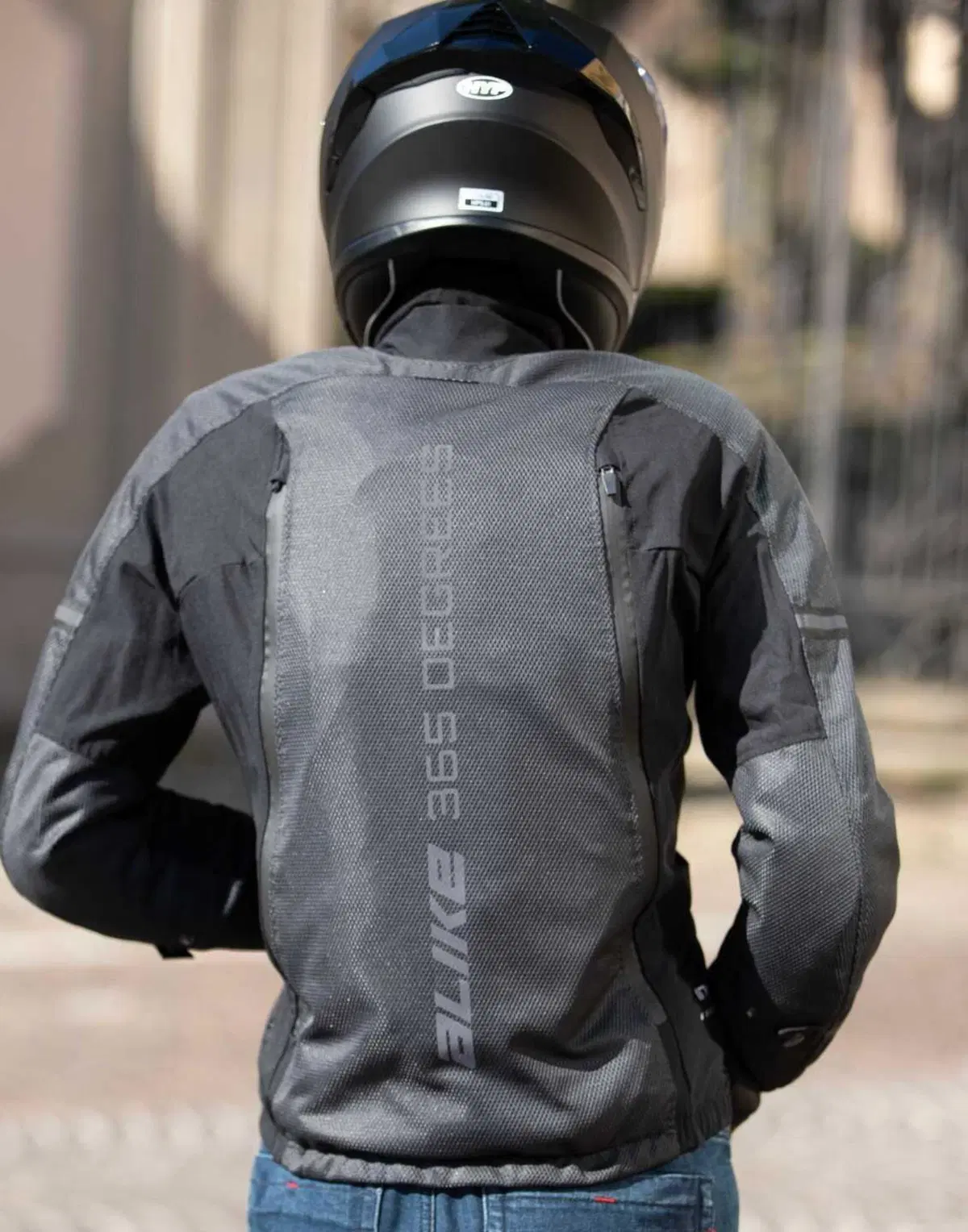 Sicurezza in moto: da Wheelup Alike ACS Core GT, con airbag integrato (6)