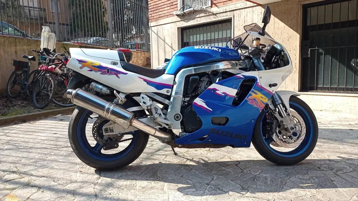 Suzuki GSX R  (3)