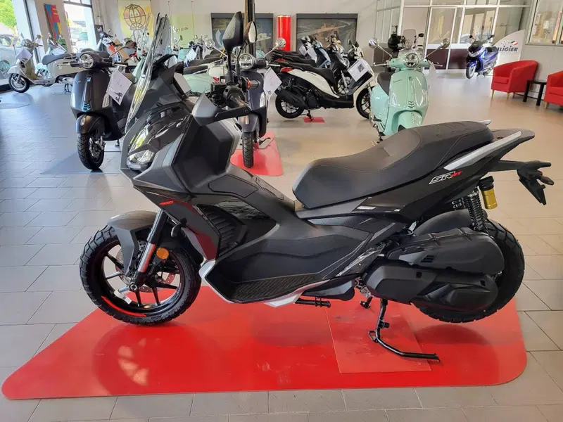 Aprilia SR GT 400 (2026) (4)