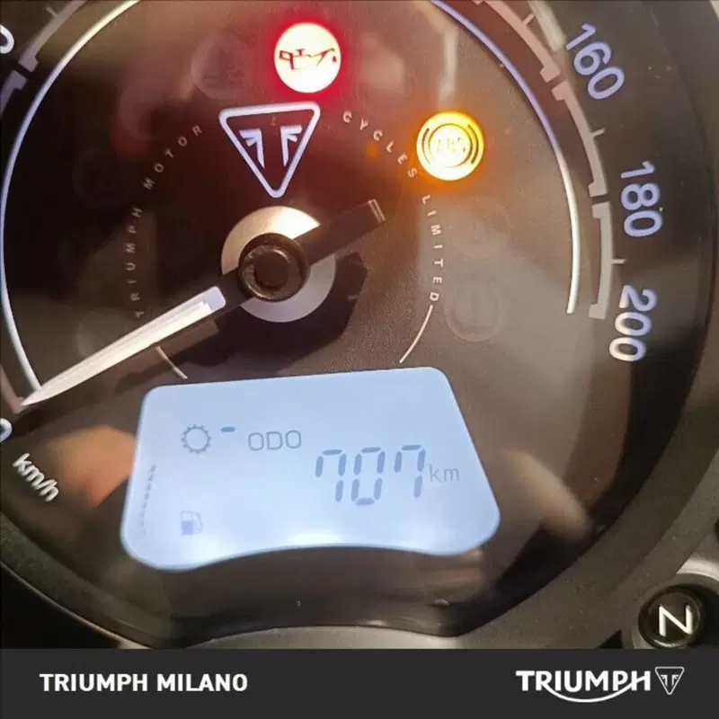 Triumph Bonneville Bobber 1200 (2021 - 25) (8)