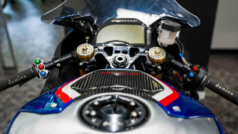 Bmw HP4 Race (2017 - 20) (14)