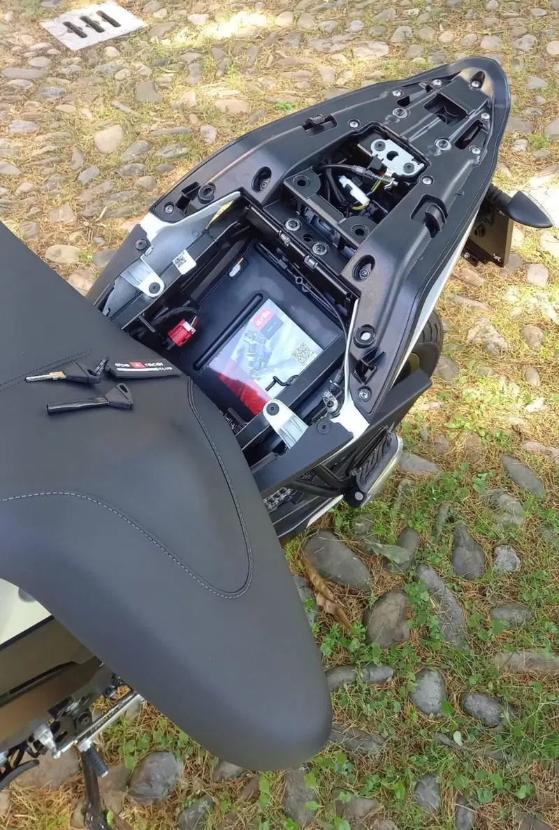 Aprilia Tuono 125 (2021 - 24) (9)