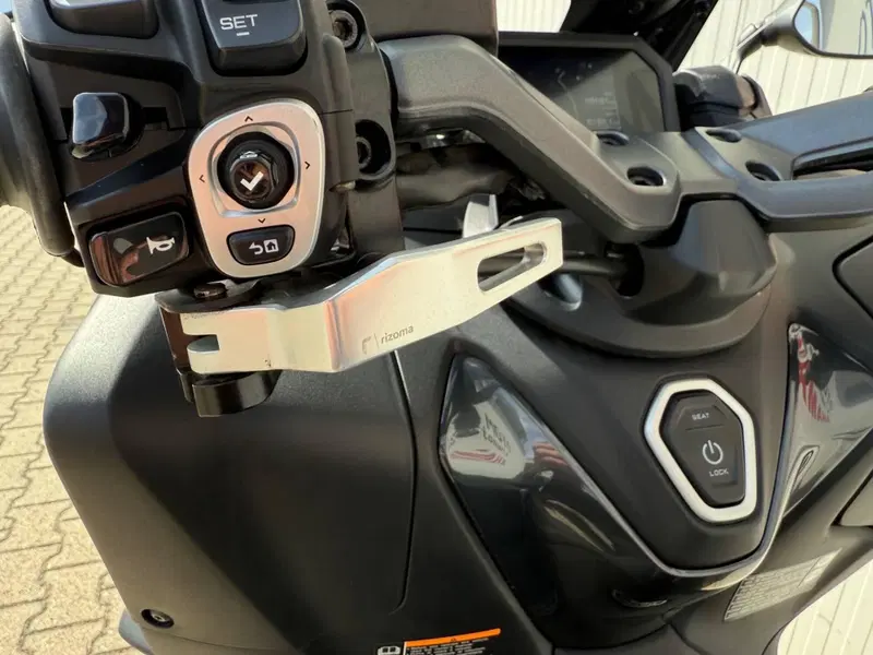 Yamaha T-Max 560 Tech Max (2022 - 24) (3)