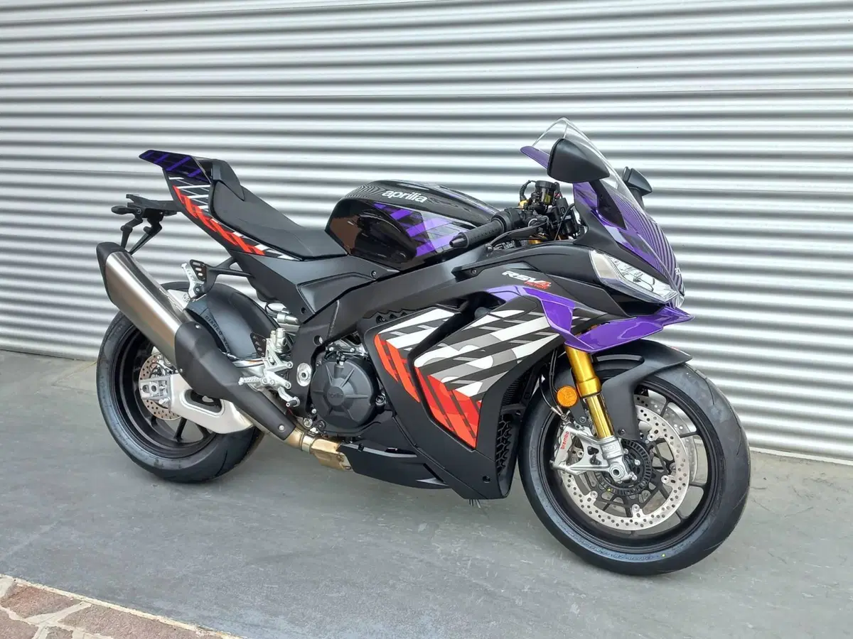 Aprilia RSV4 1100 Factory (2025 - 26) (2)