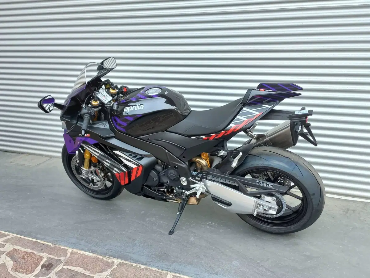 Aprilia RSV4 1100 Factory (2025 - 26) (7)