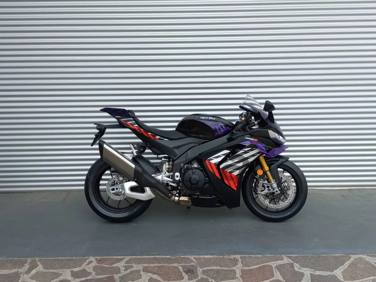 Aprilia RSV4 1100 Factory (2025 - 26) (3)