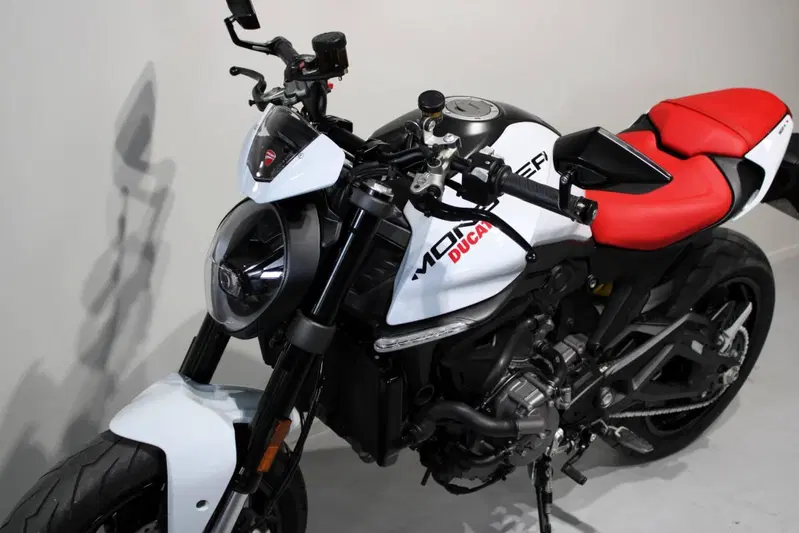 Ducati Monster 937 (2021 - 25) (8)