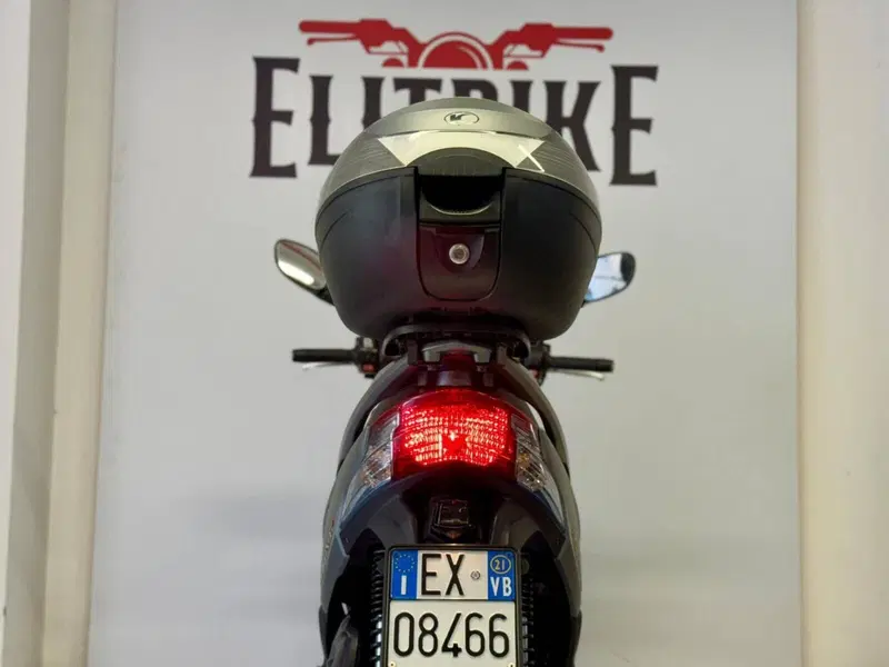 Kymco Agility 200i R16 + (2021 - 25) (10)