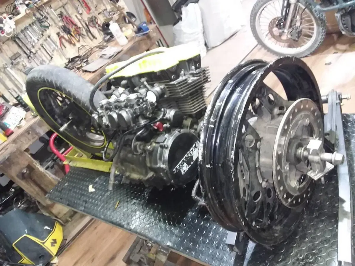 Honda cbx 750F (3)