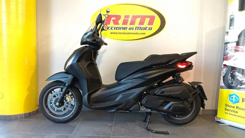 Piaggio Beverly 400 S (2025 - 26) (4)