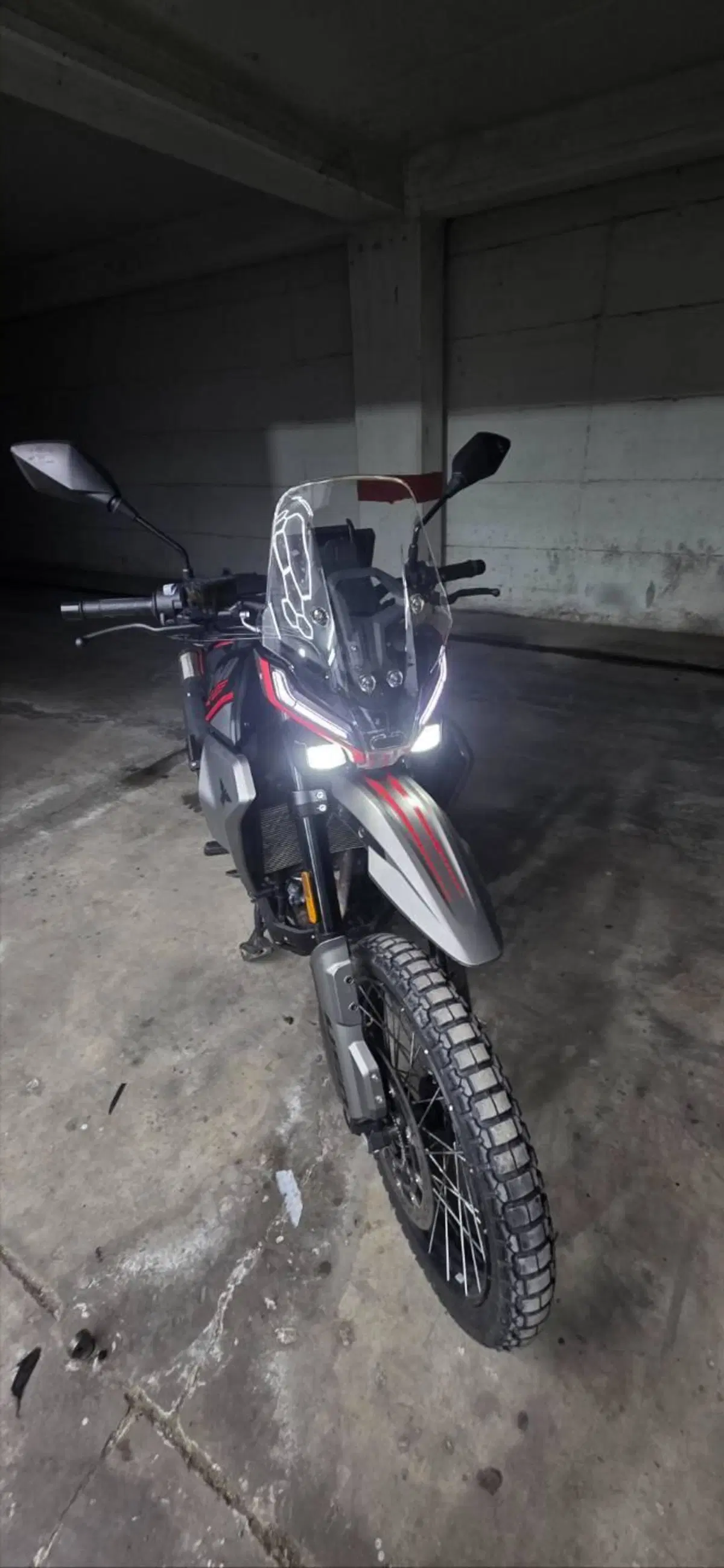 Moto Morini Allthrike 450 (2025 - 26) (4)