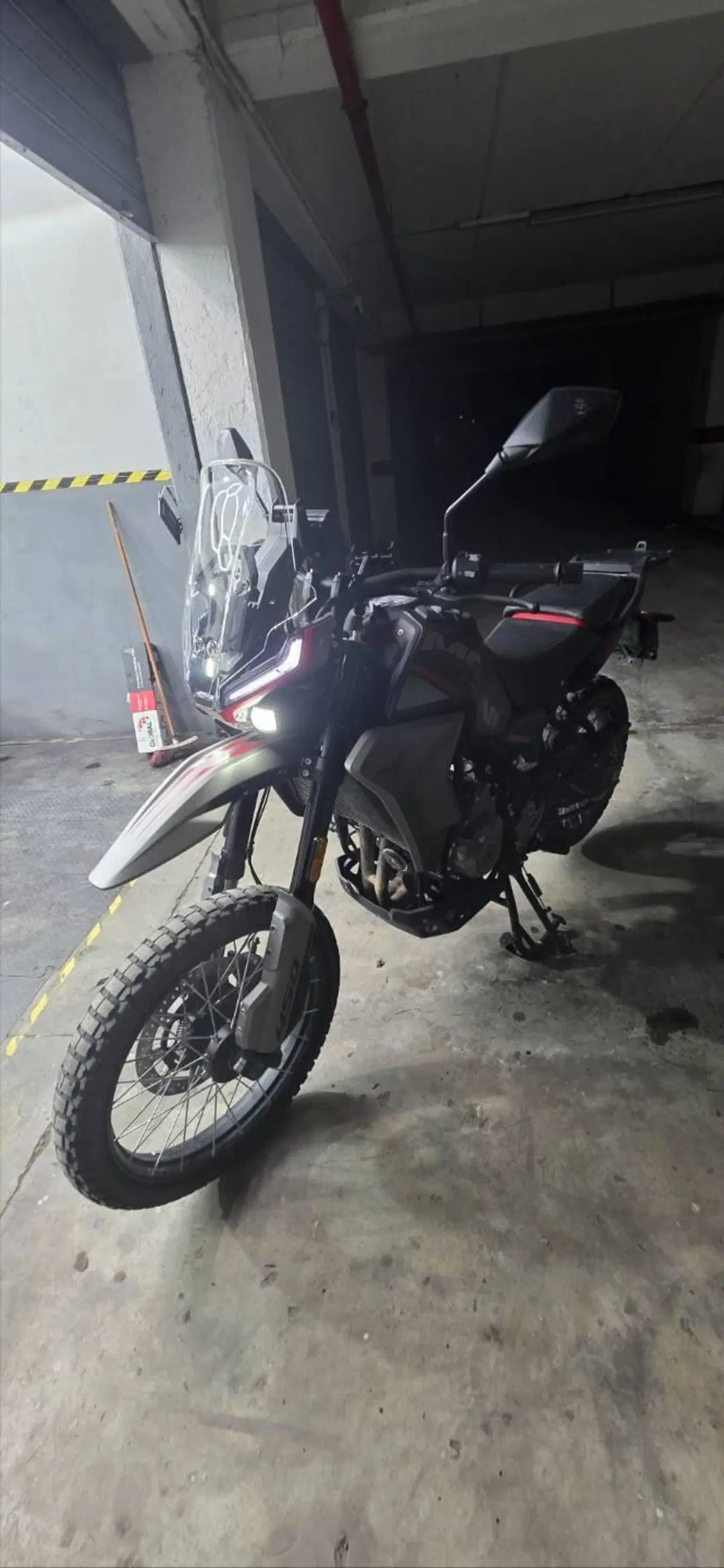 Moto Morini Allthrike 450 (2025 - 26) (5)