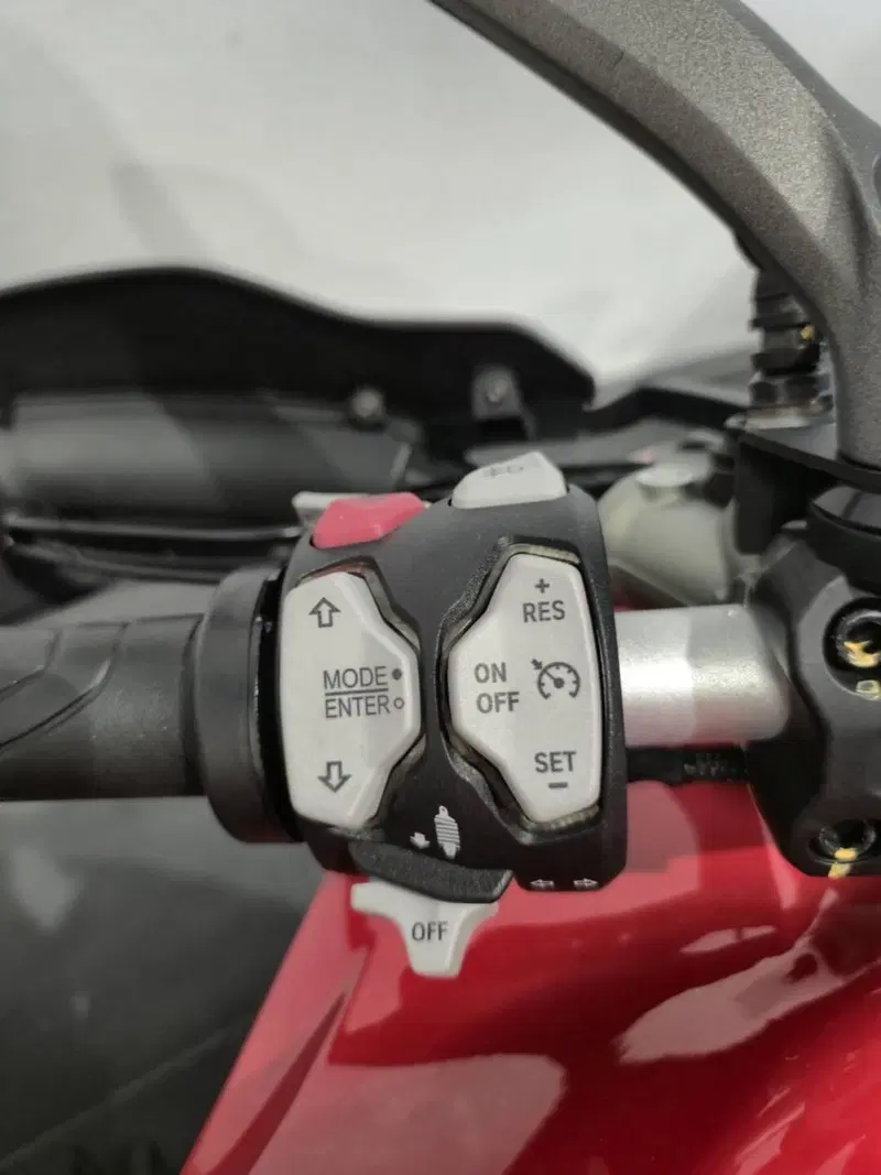Ducati Multistrada V2 S (2022 - 24) (13)