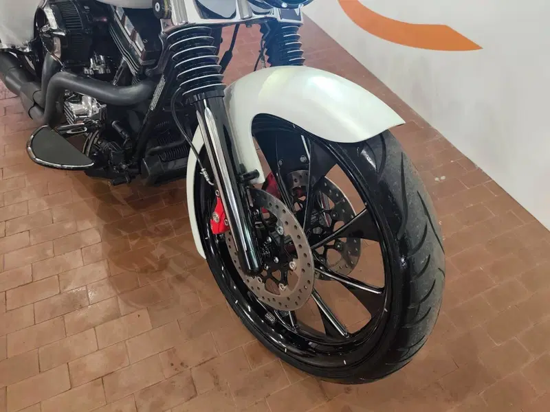 Harley-Davidson 1690 Street Glide (2011 - 13) - FLHX (11)