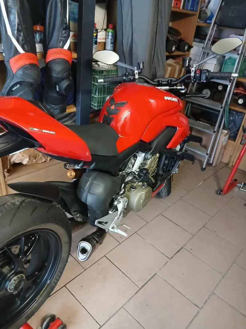 Ducati Streetfighter V4 1100 S (2021 - 22) (3)