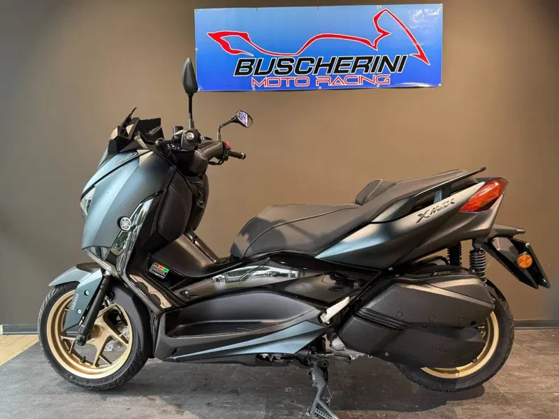 Yamaha X-Max 300 Tech Max (2021 - 24) (2)