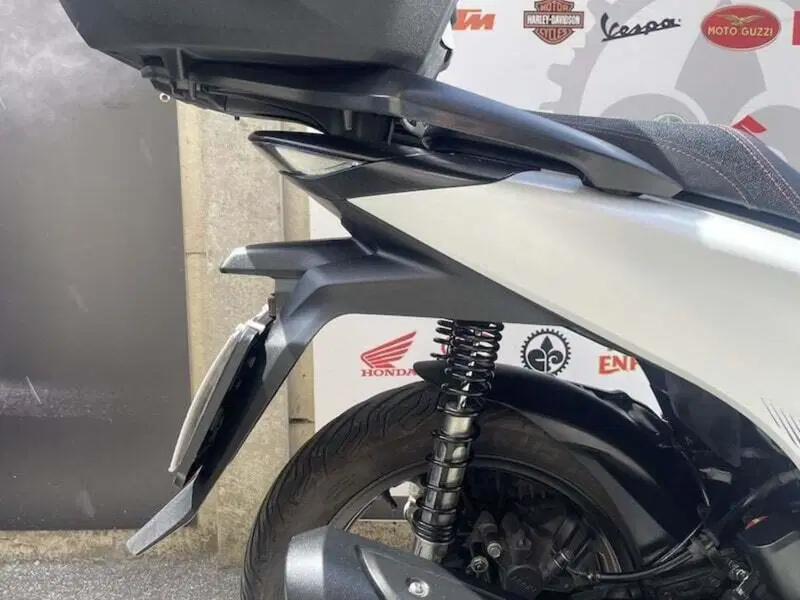 Honda SH 150i (2024 - 25) (5)