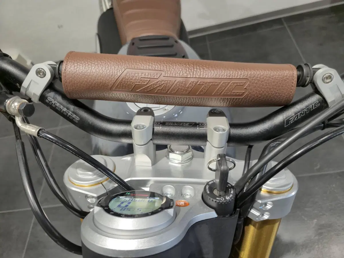 Fantic Motor Caballero 500 Scrambler Deluxe (2021 - 23) (6)