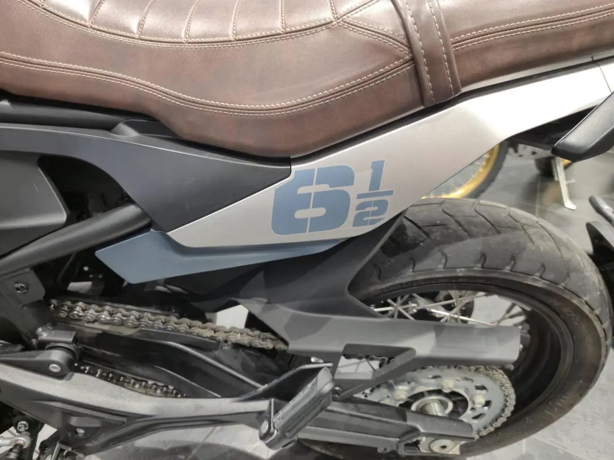 Moto Morini SEIEMMEZZO SCR (2022 - 26) (7)