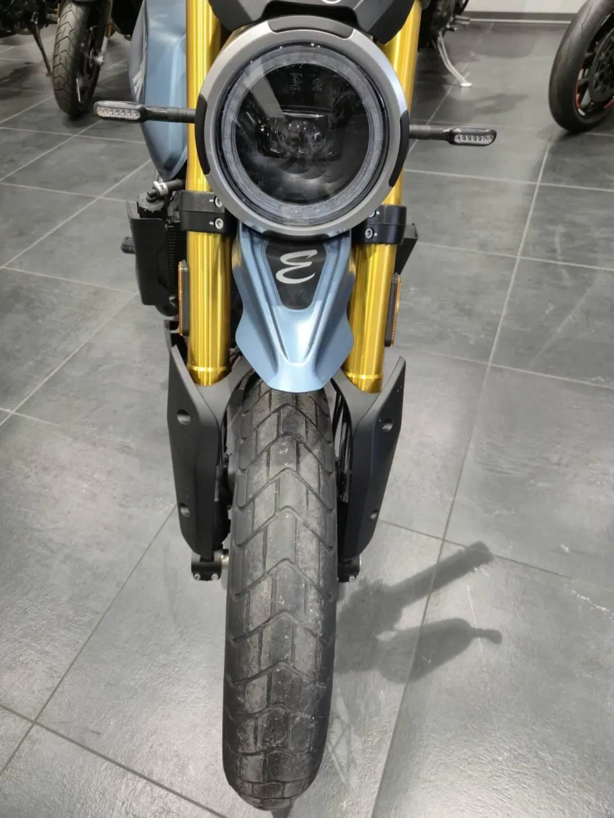 Moto Morini SEIEMMEZZO SCR (2022 - 26) (5)