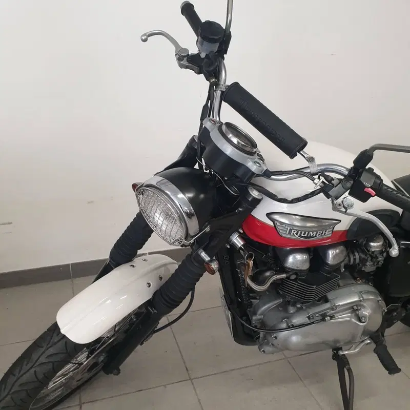 Triumph Scrambler (2006 - 17) (2)