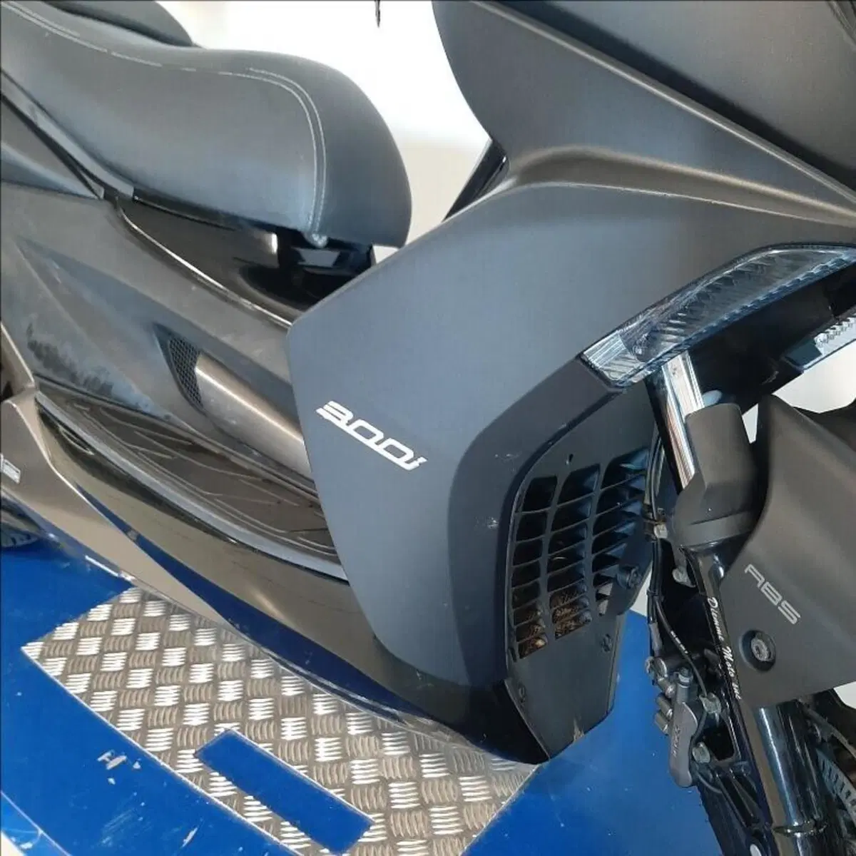 Kymco K-Xct 300i ABS (2012 - 17) (5)