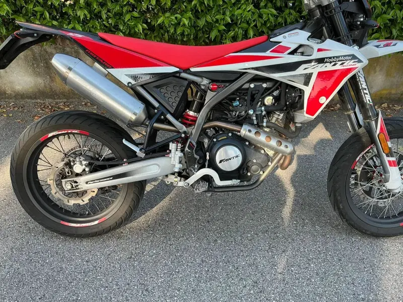 Fantic Motor XMF 125 Motard Performance 4t (2021 - 22) (6)