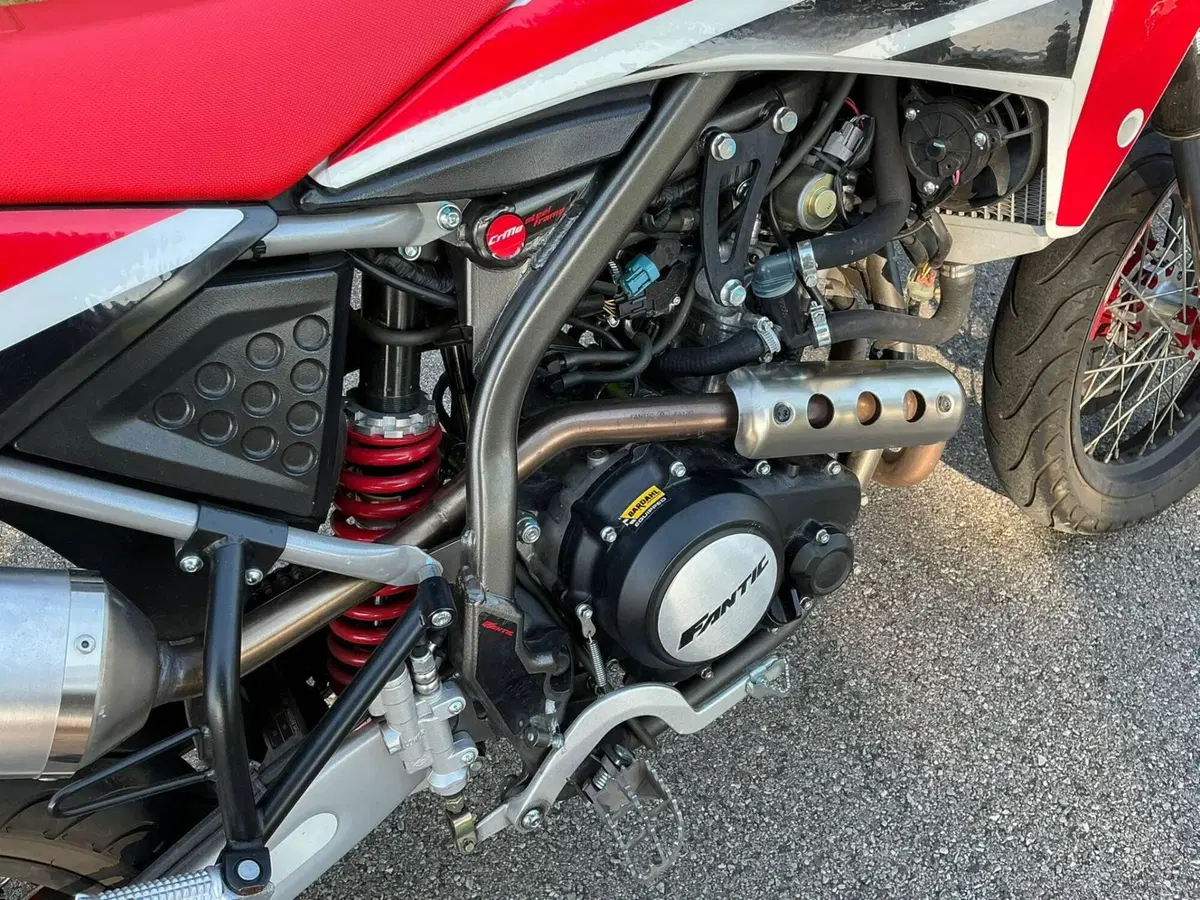 Fantic Motor XMF 125 Motard Performance 4t (2021 - 22) (8)