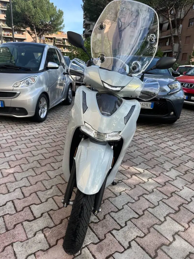 Honda SH 350i GT (2025 - 26) (2)