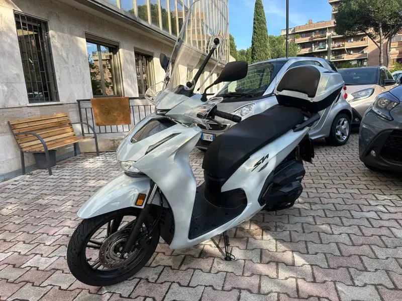 Honda SH 350i GT (2025 - 26) (3)