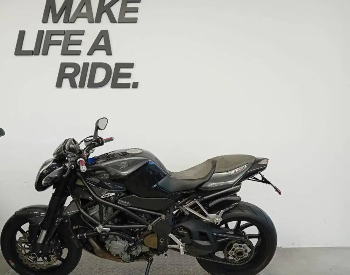 MV Agusta Brutale 750 S (2002 - 06) (5)