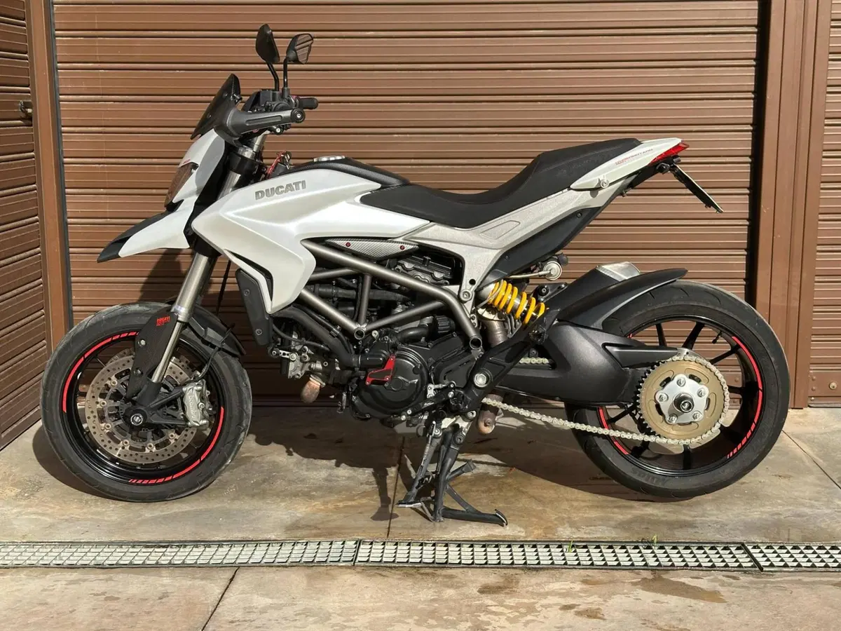 Ducati Hypermotard 821 (2013 - 15) (2)