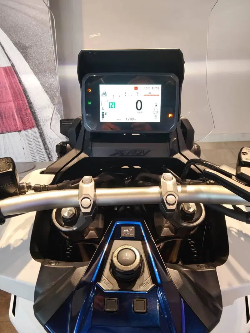 Honda X-ADV 750 Special Edition (2026) (4)