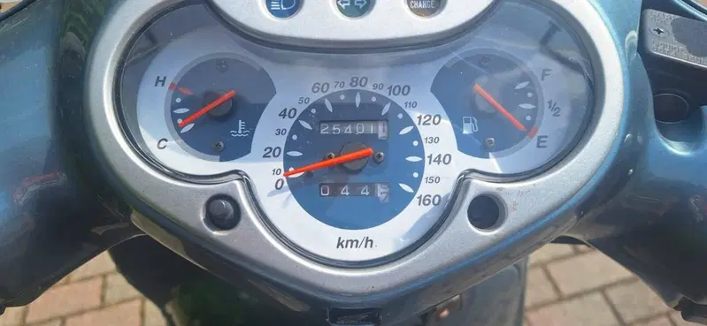 Honda SH 150 (2000 - 06) (5)