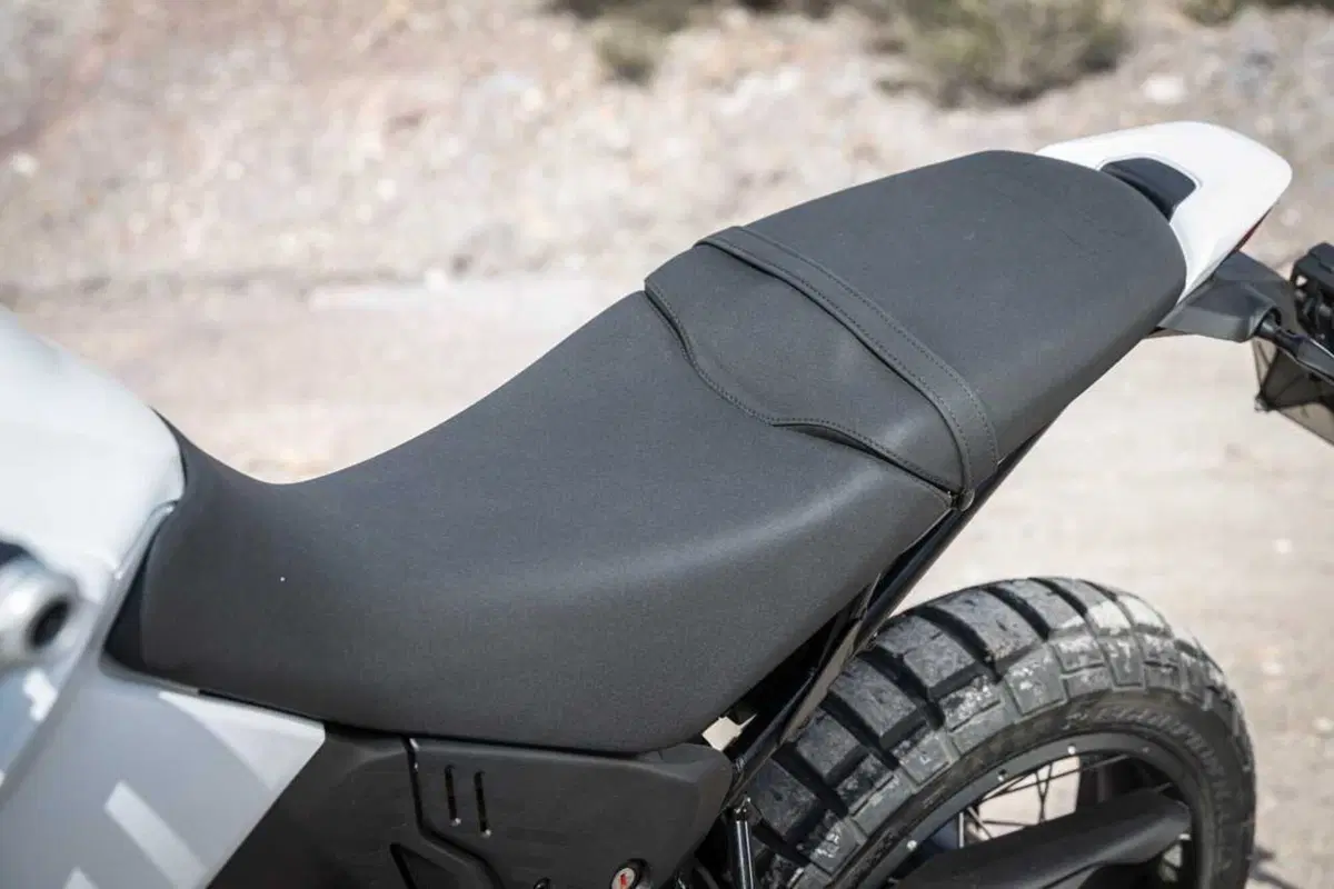 TEST Ducati DesertX 2026: esagerata su qualsiasi fondo. Caratteristiche e prezzo ma, soprattutto, come va, in strada e in offroad [VIDEO] (3)
