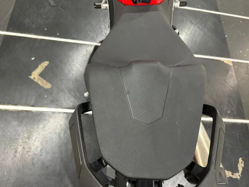 Aprilia Tuono V4 (2021 - 24) (10)