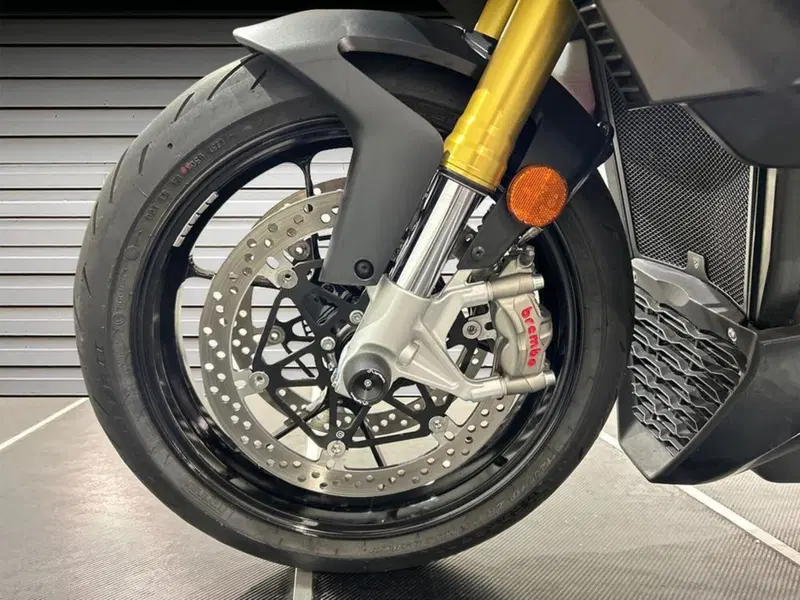 Aprilia Tuono V4 (2021 - 24) (15)