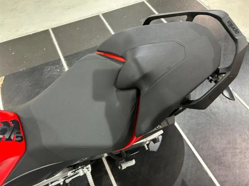 Aprilia Tuono V4 (2021 - 24) (11)