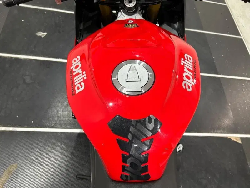 Aprilia Tuono V4 (2021 - 24) (9)