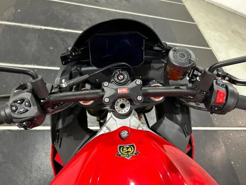 Aprilia Tuono V4 (2021 - 24) (6)
