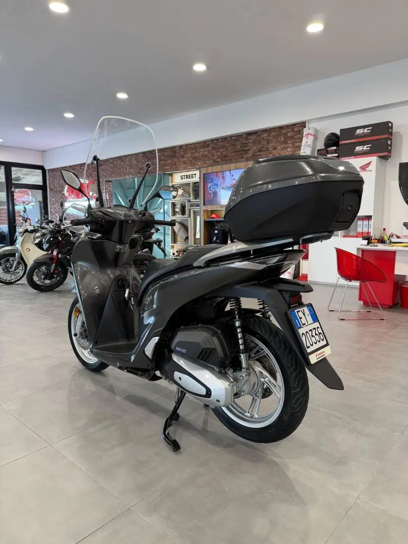 Honda SH 150i (2020 - 23) (4)
